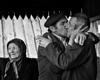 «Змена». У бiблiятэцы ЕГУ з’явiўся фотальбом пра беларускiя 1980-1990-ыя